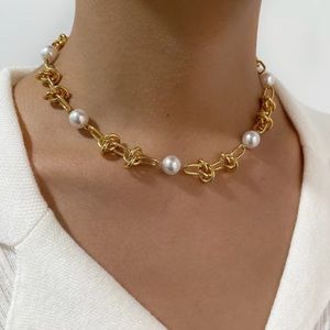 Pearl knot Necklace